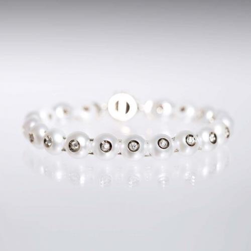 Diamond In A Pearl Bracelet